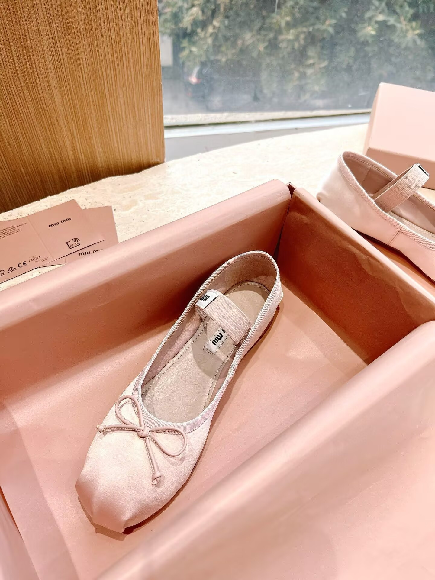 ua M1v M1v satin ballerinas