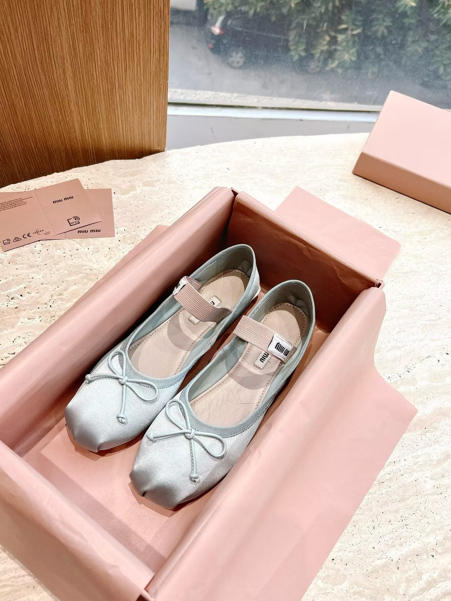 ua M1v M1v satin ballerinas