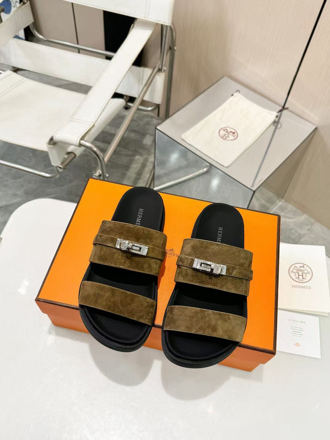 ua H**mes jackson sandal