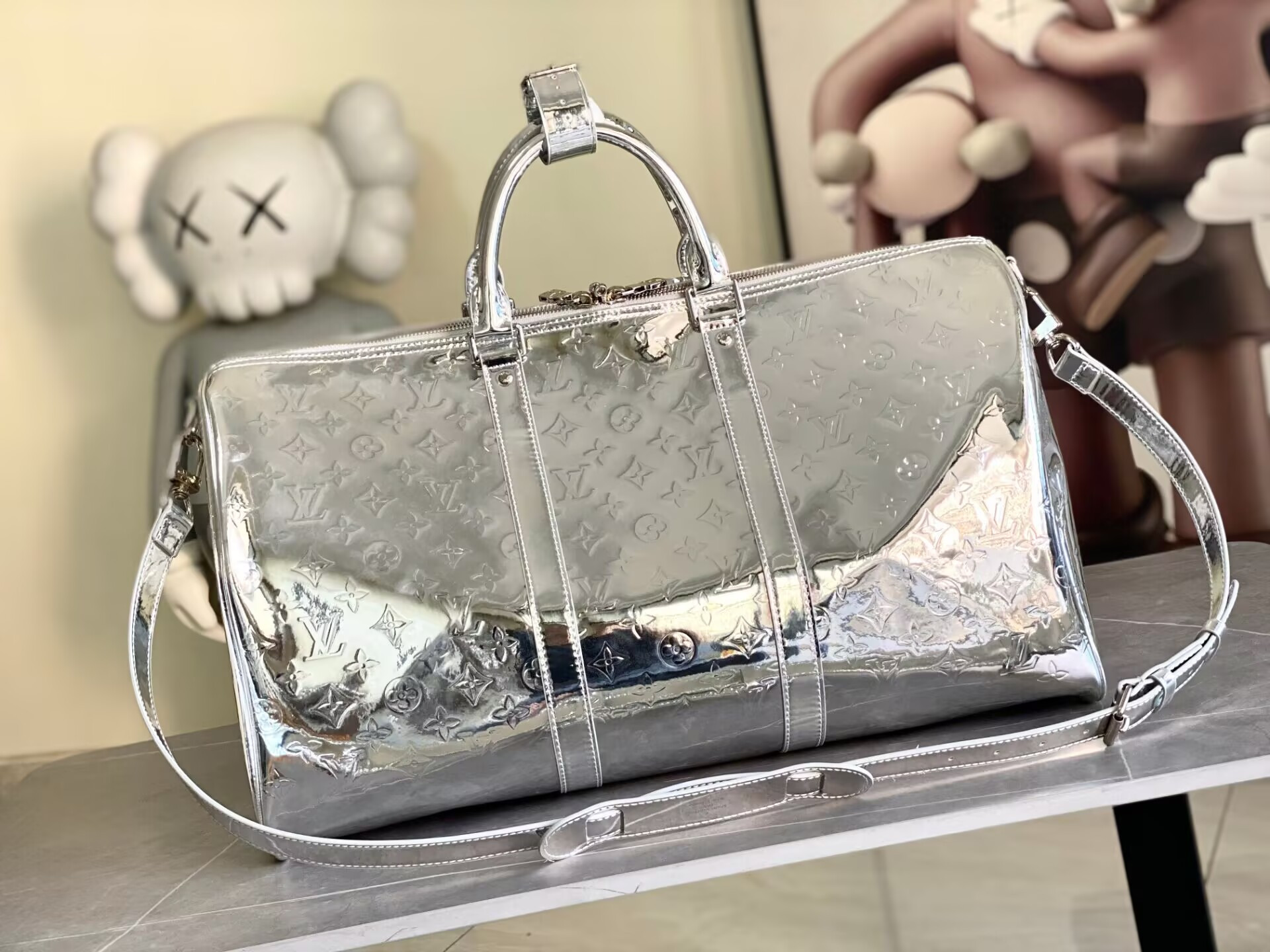 LV Keepall Bandoulière 50 M26766 50x29x23cm