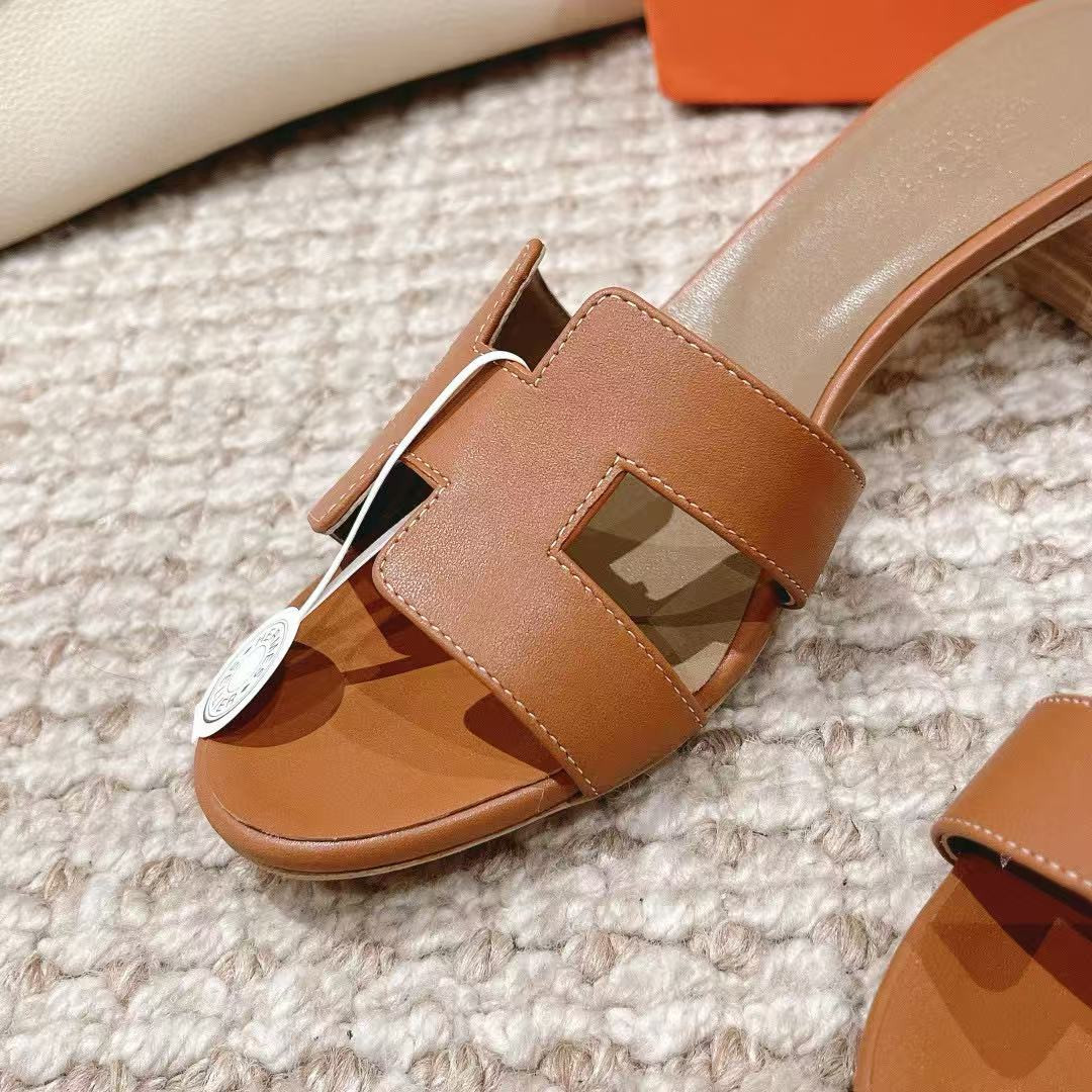 ua H**mes oasis sandal