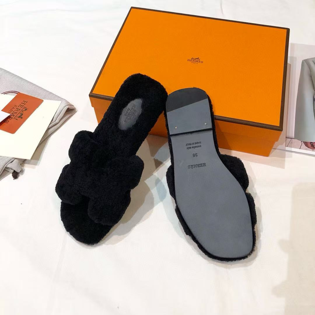 ua H**mes oran sandal