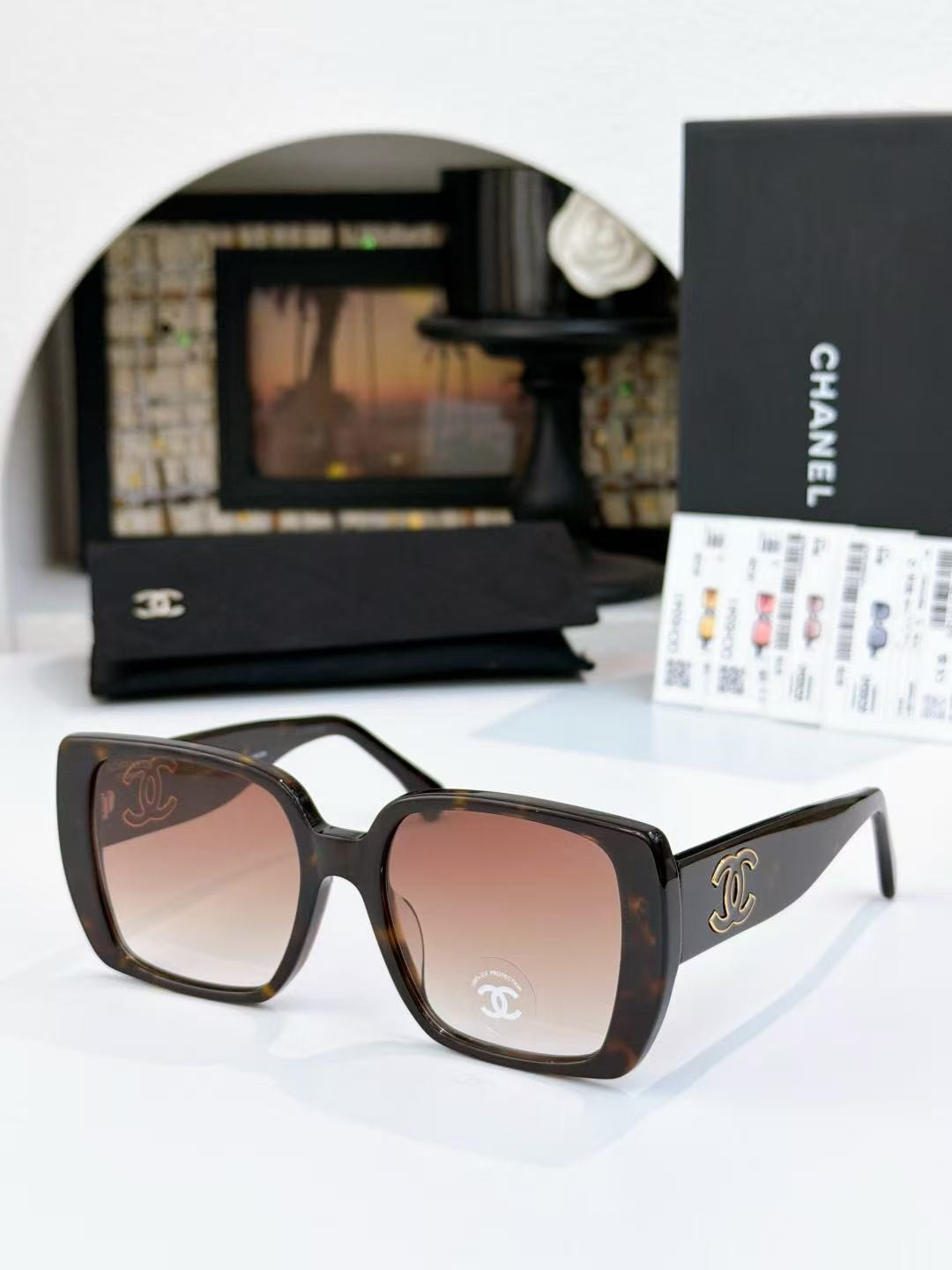 Ch*el glasses