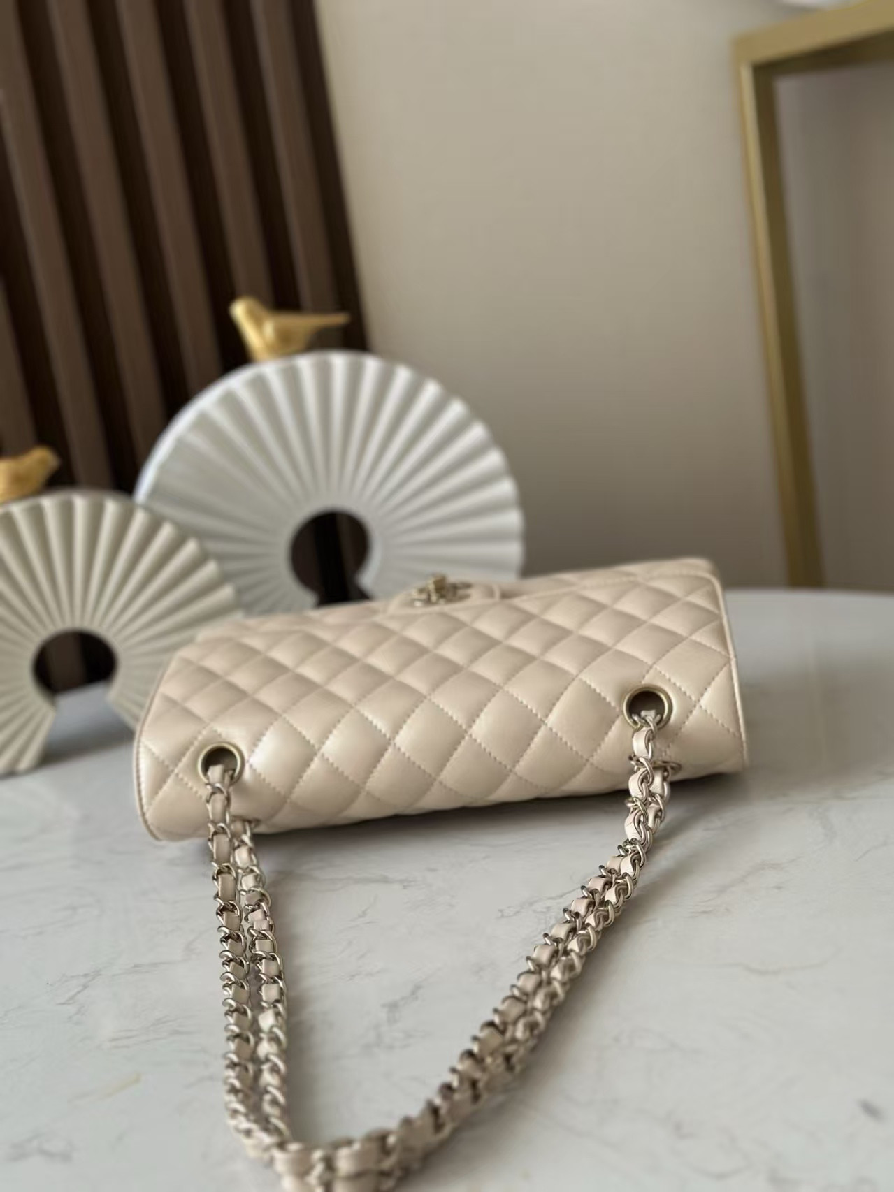 Ch*el classic flap bag pearlescent apricot-colored lambskin with light gold hardware 15x25.5x6cm