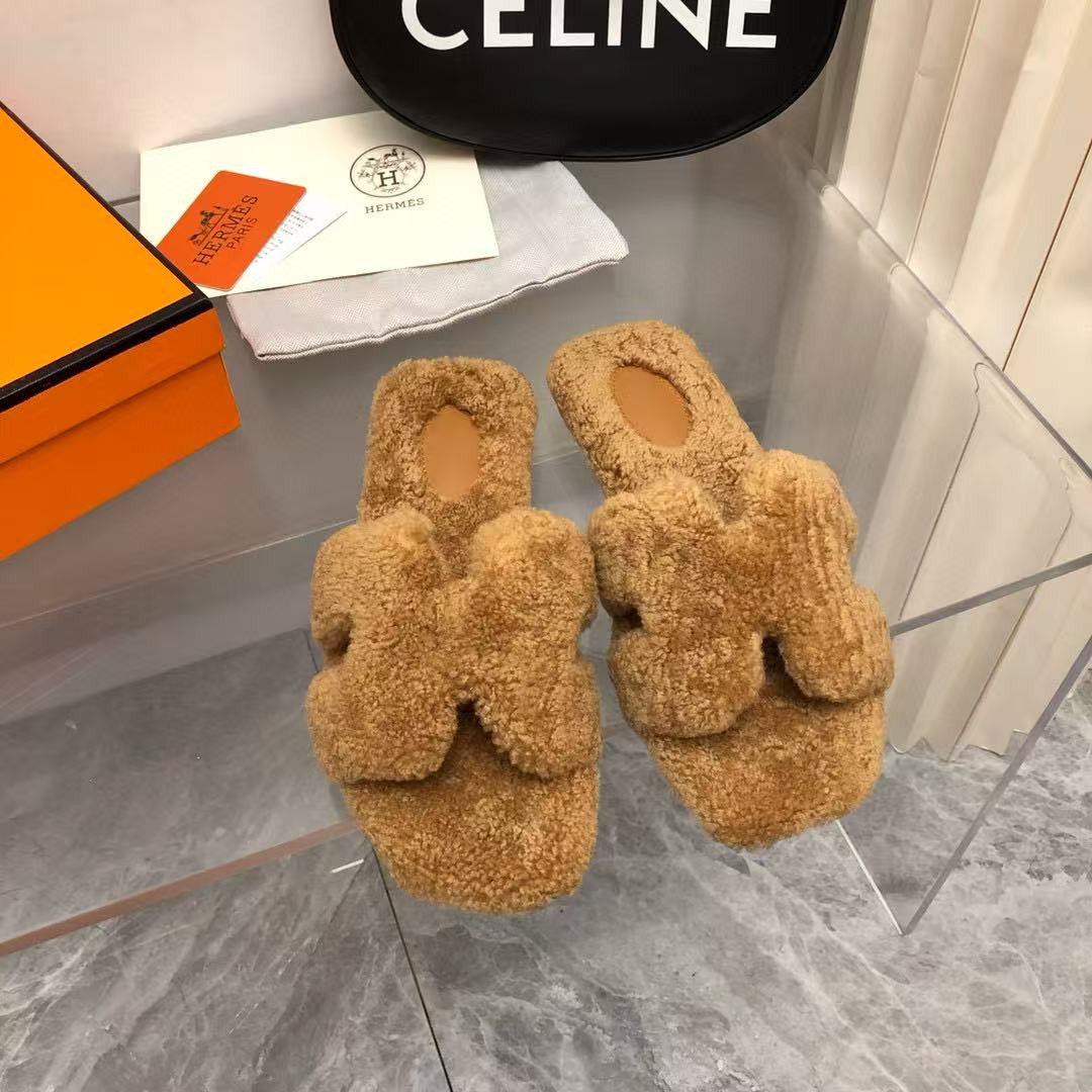 ua H**mes oran sandal