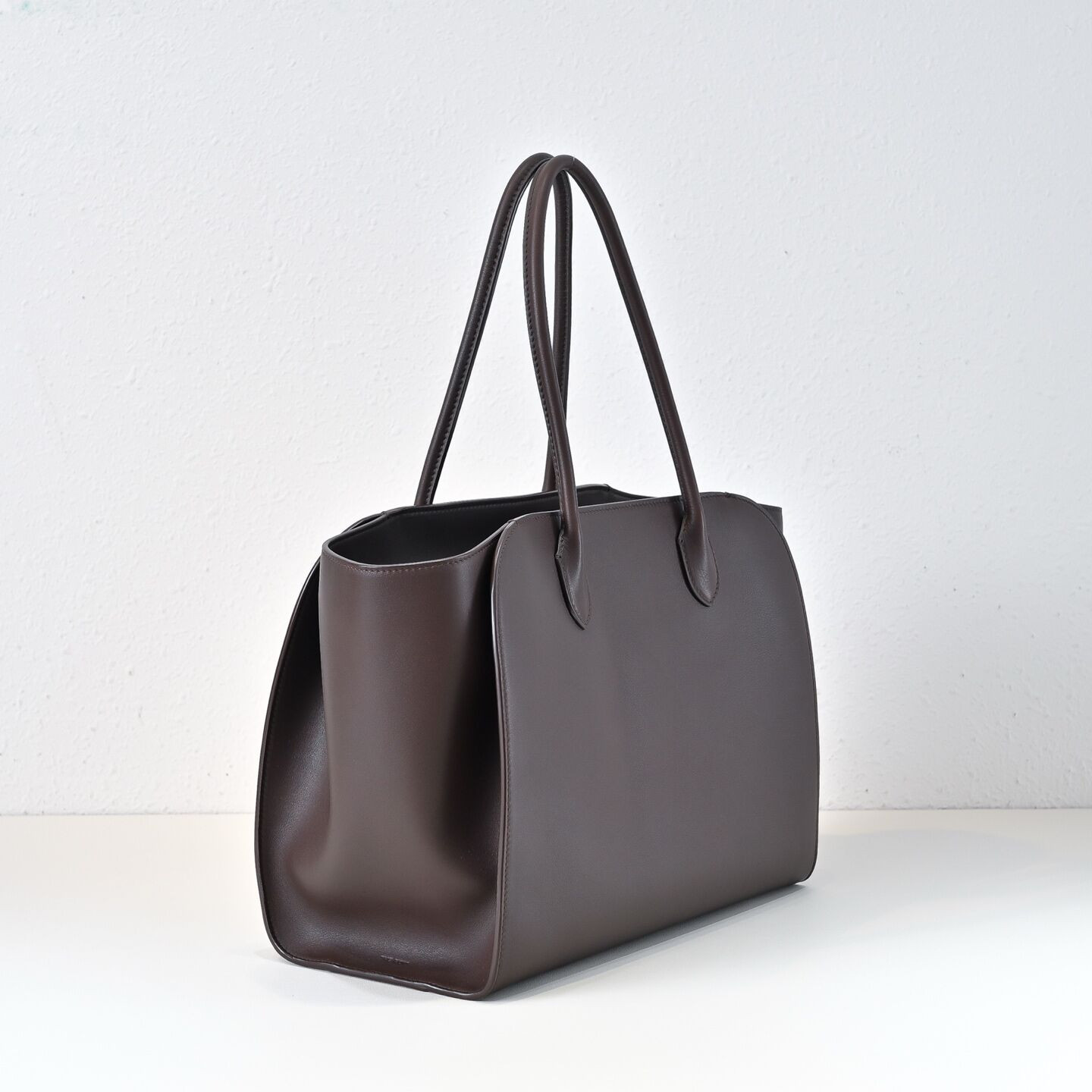 T*e R0w marlo bag in leather 35.5x16x26cm