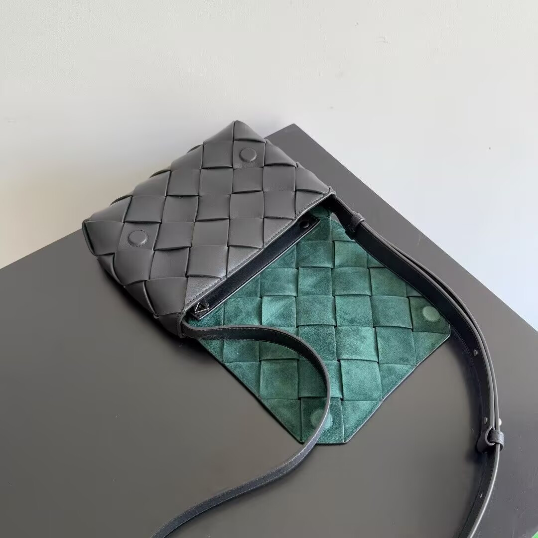 bo*te*ga Ve*ne*ta diago small crossbody bag 22.5x16.5x5.5cm