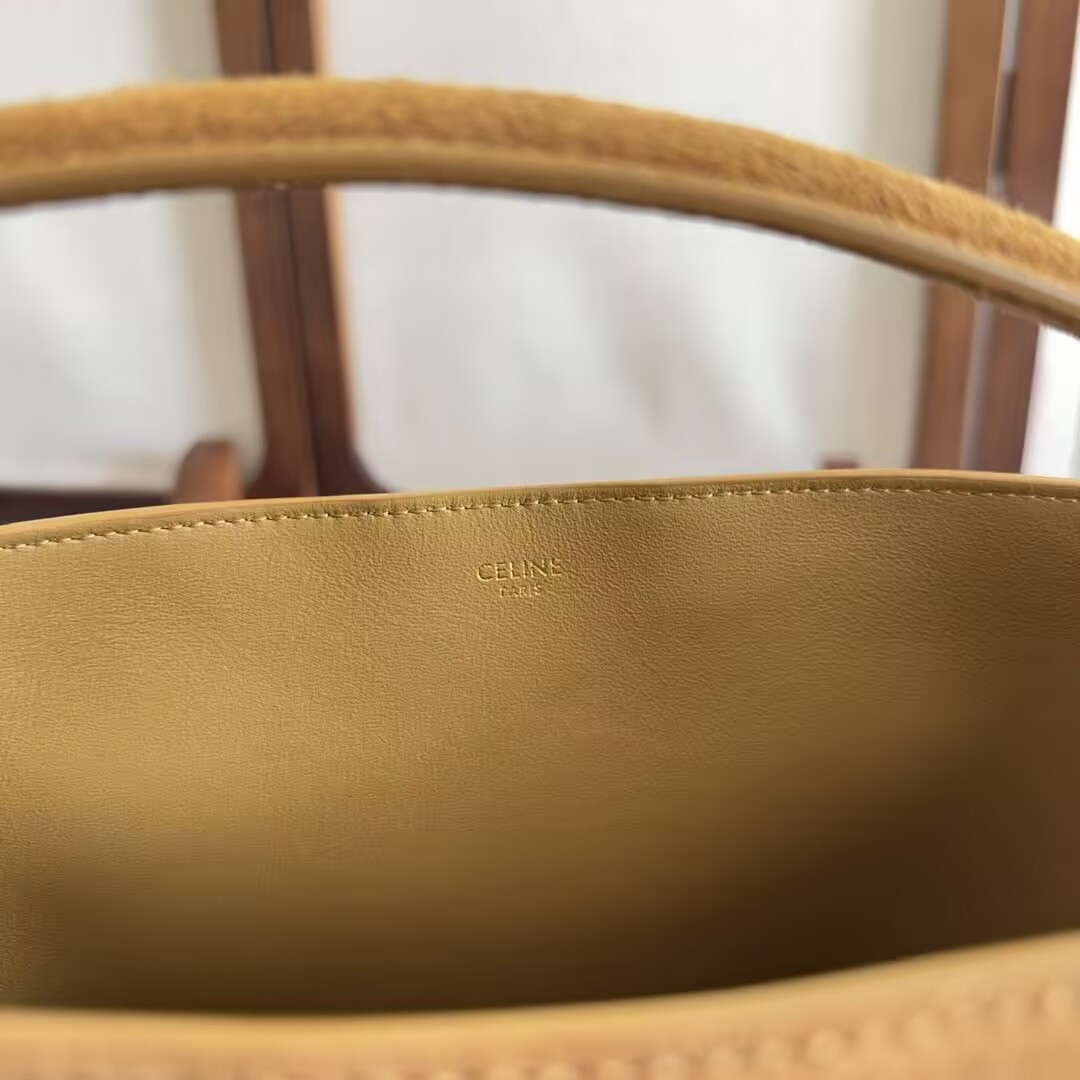 Ce**e medium bucket l0*ise in nubuck calfskin 23.5x24x16cm