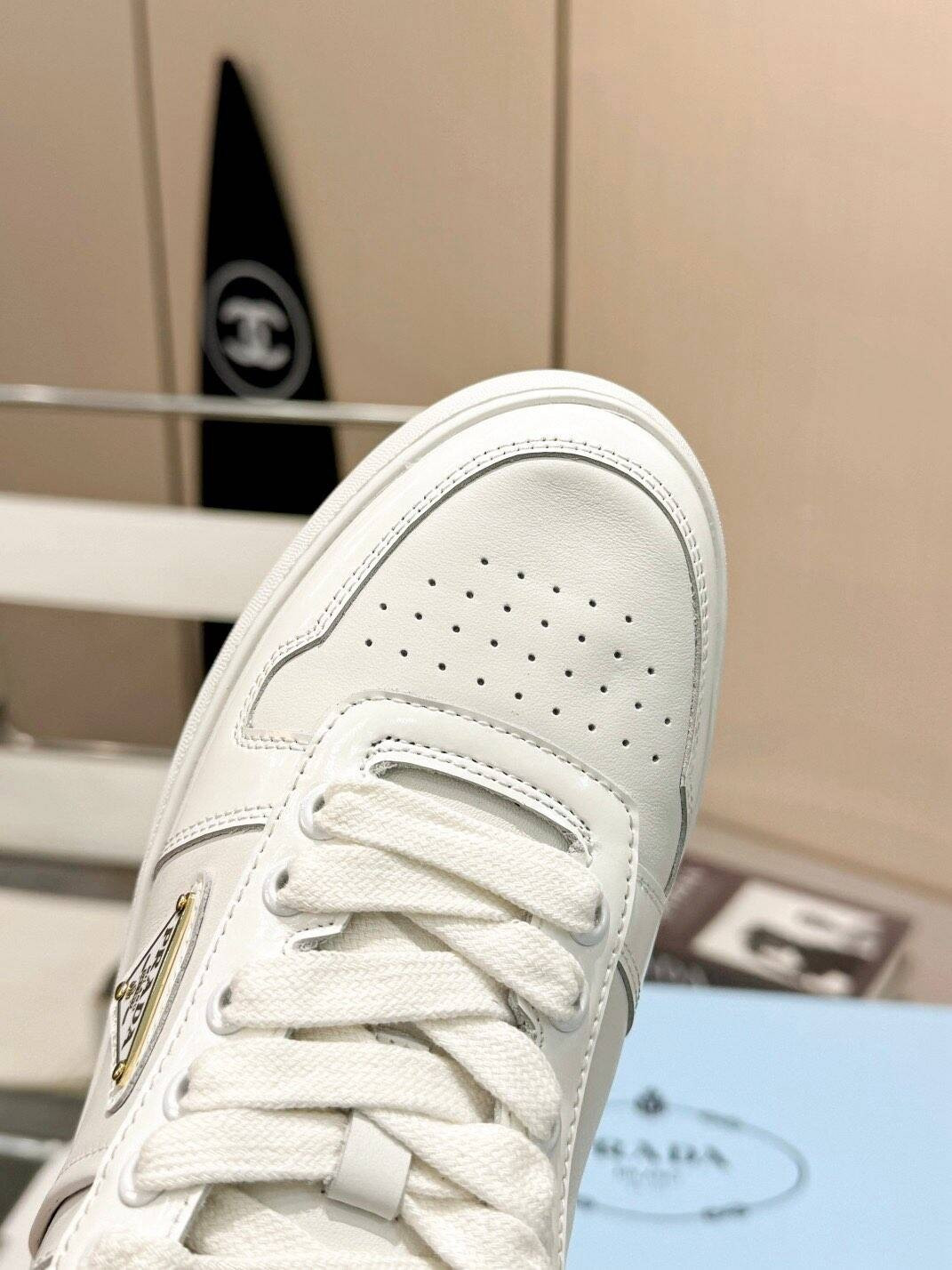 ua Pra*a downtown bold sneaker