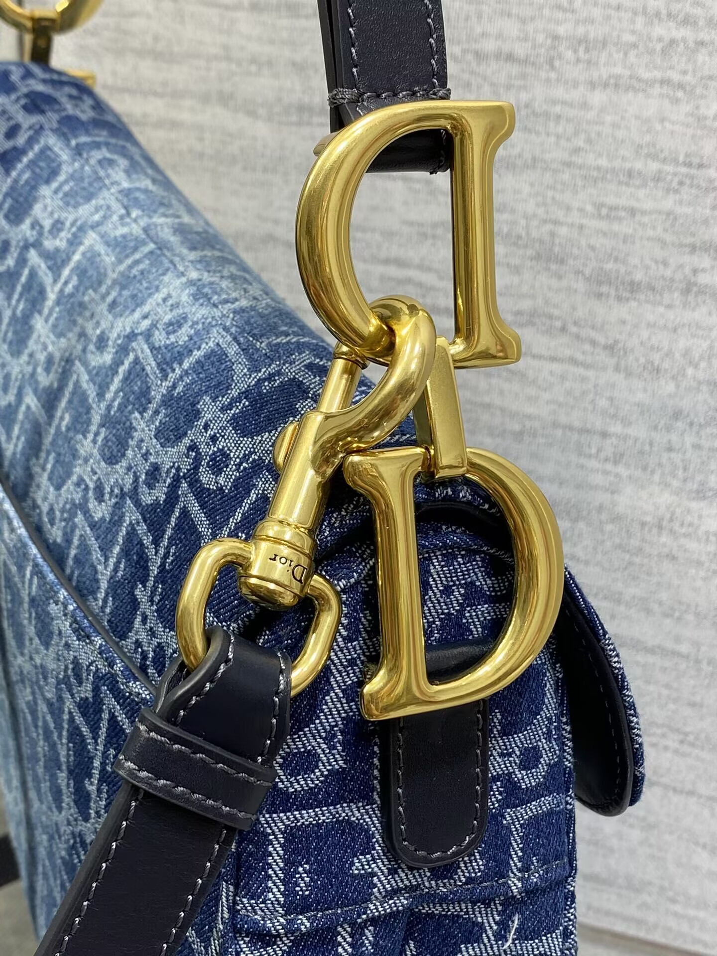 d*or saddle bag with strap blue De*1m d*or oblique jacquard 25.5 x 20 x 6.5 cm