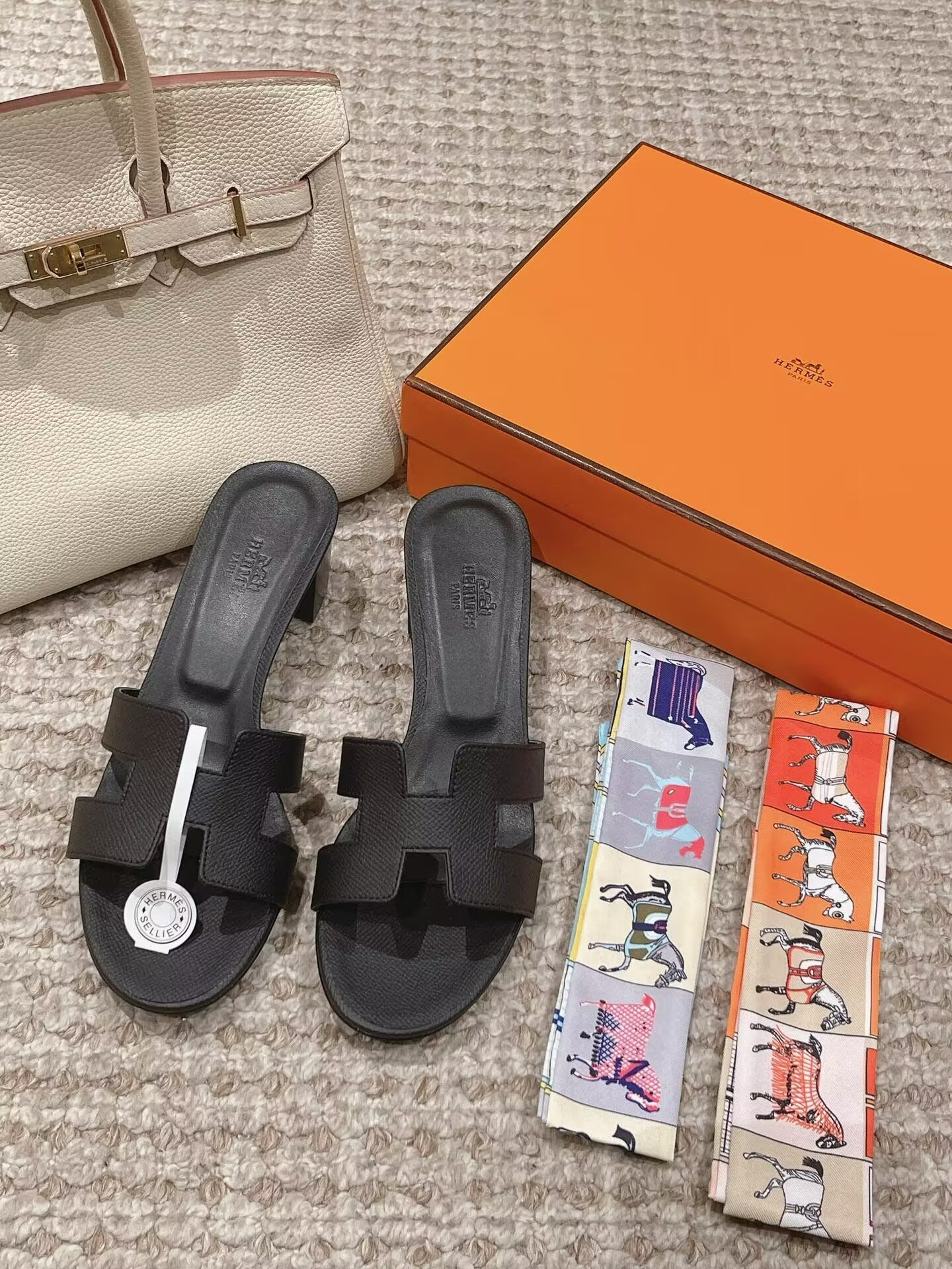 ua H**mes oasis sandal