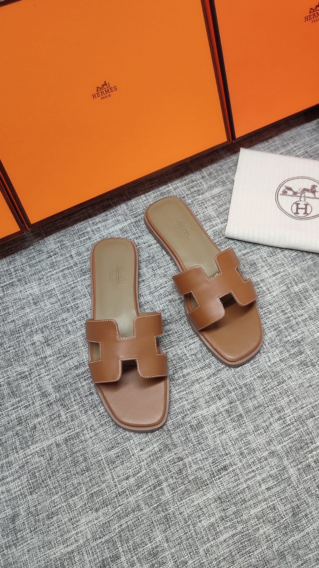 ua H**mes oran sandal