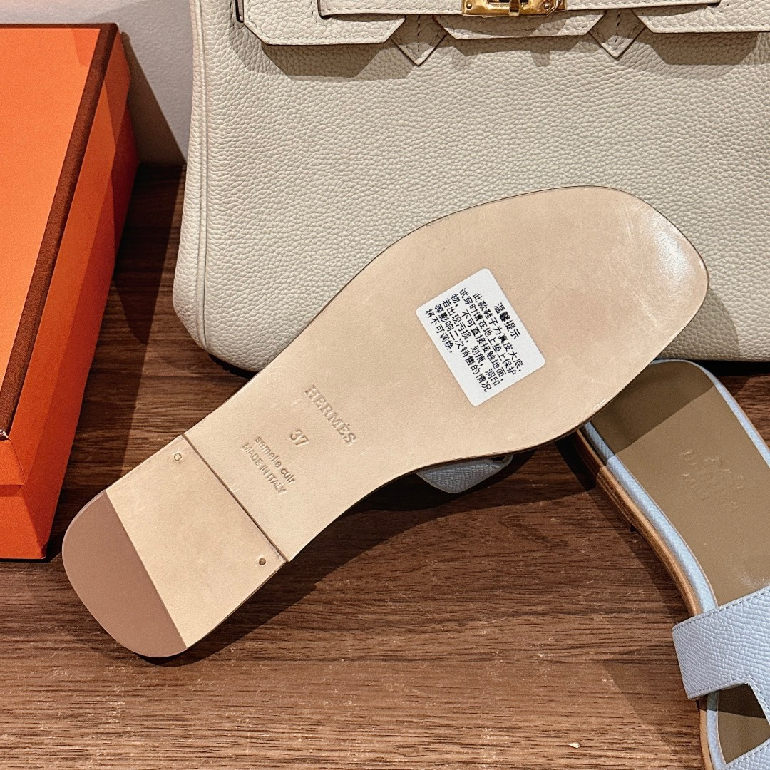 ua H**mes oran sandal