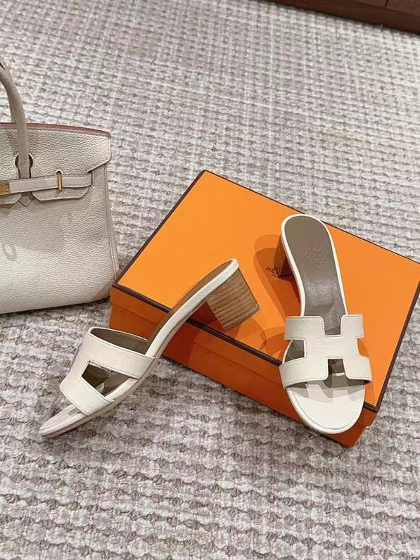 ua H**mes oasis sandal