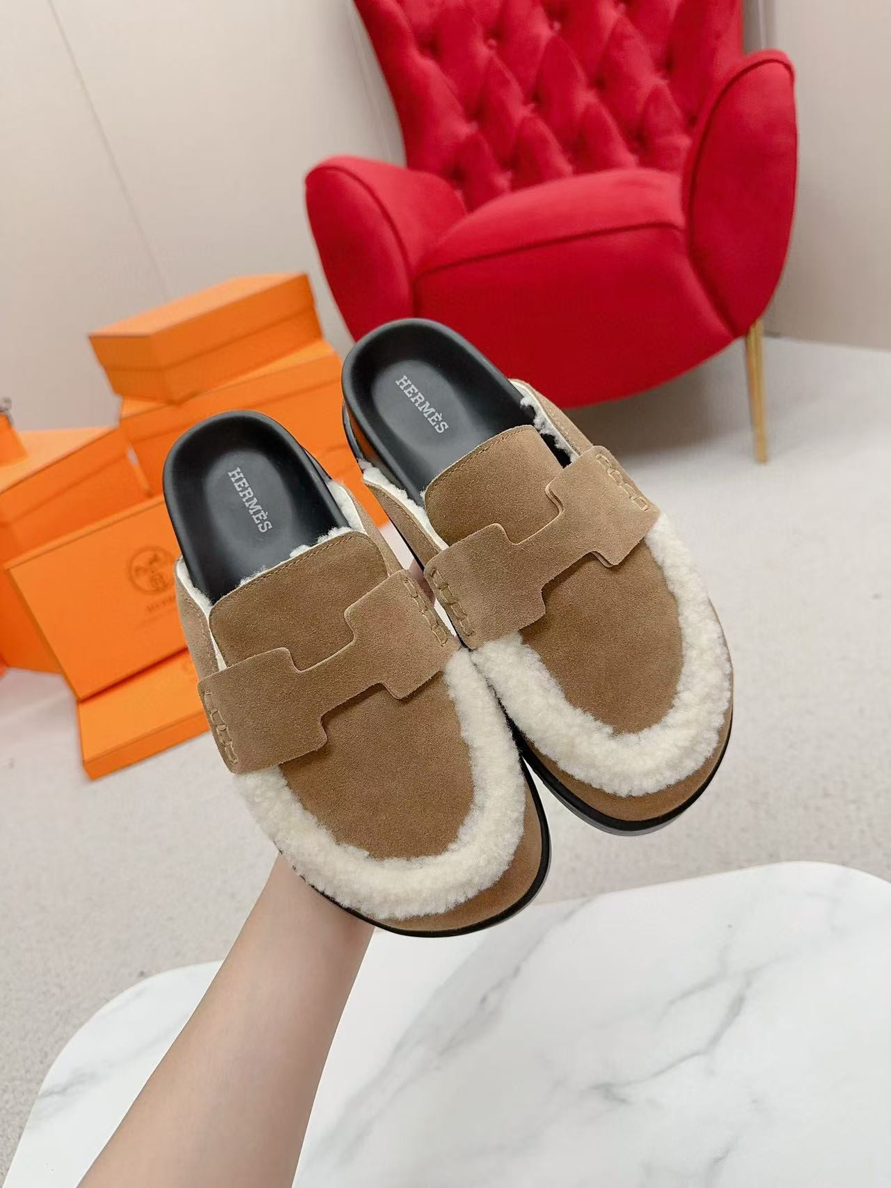 ua H**mes chypre sandal