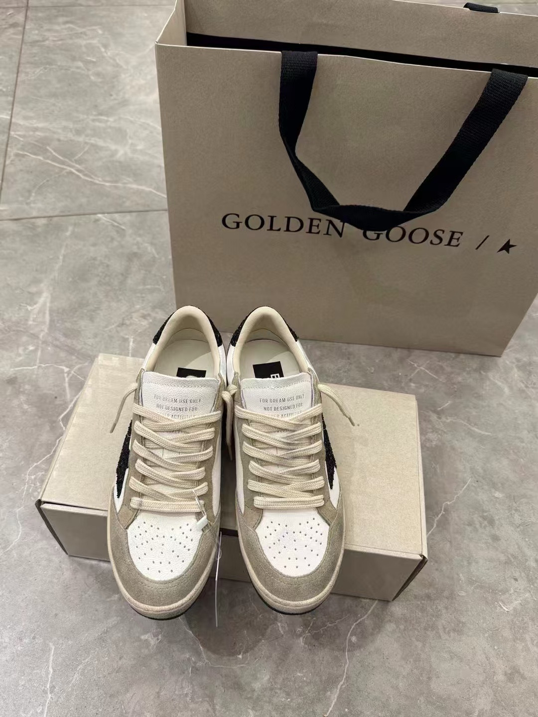 ua g01den G003e s*per-star sneaker