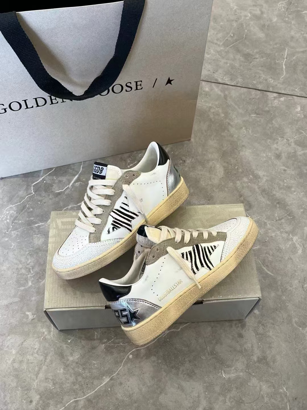 ua g01den G003e s*per-star sneaker