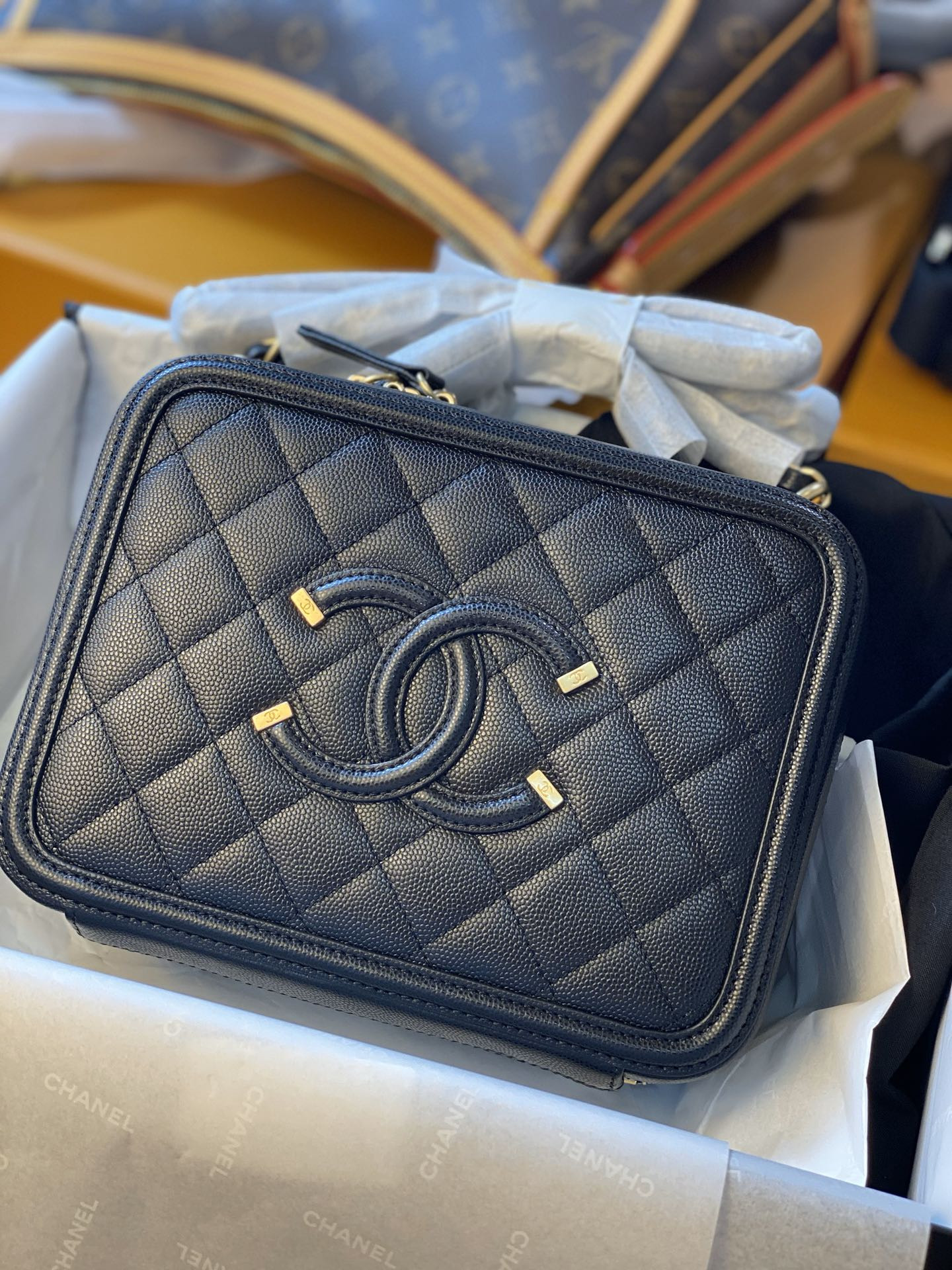 Ch*el vanity case   17x7x13cm
