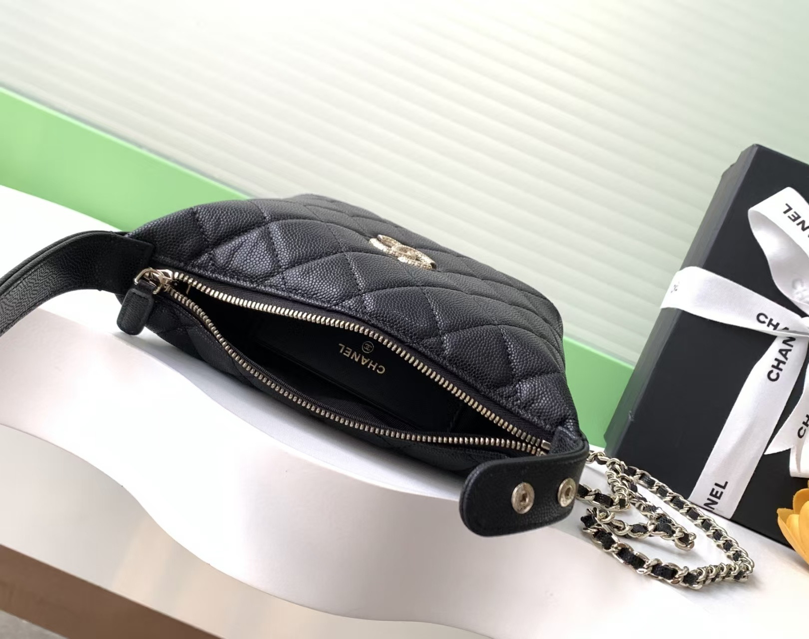 Ch*el clutch with chain 21.5x19x6cm