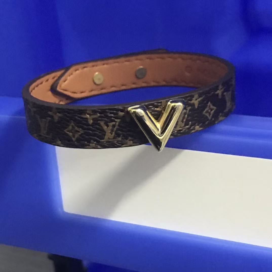 l0*is V*t0n essential v bracelet
