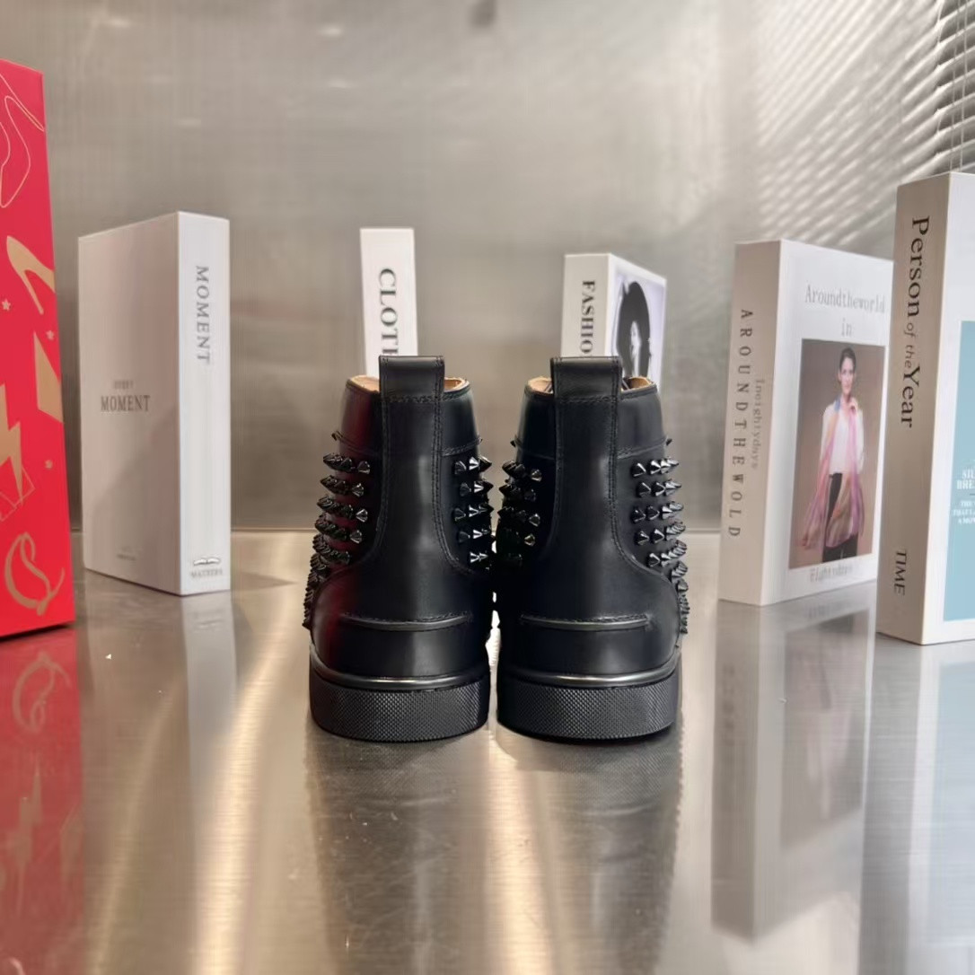 ua Ch**an louboutin l0*is strass sneakers