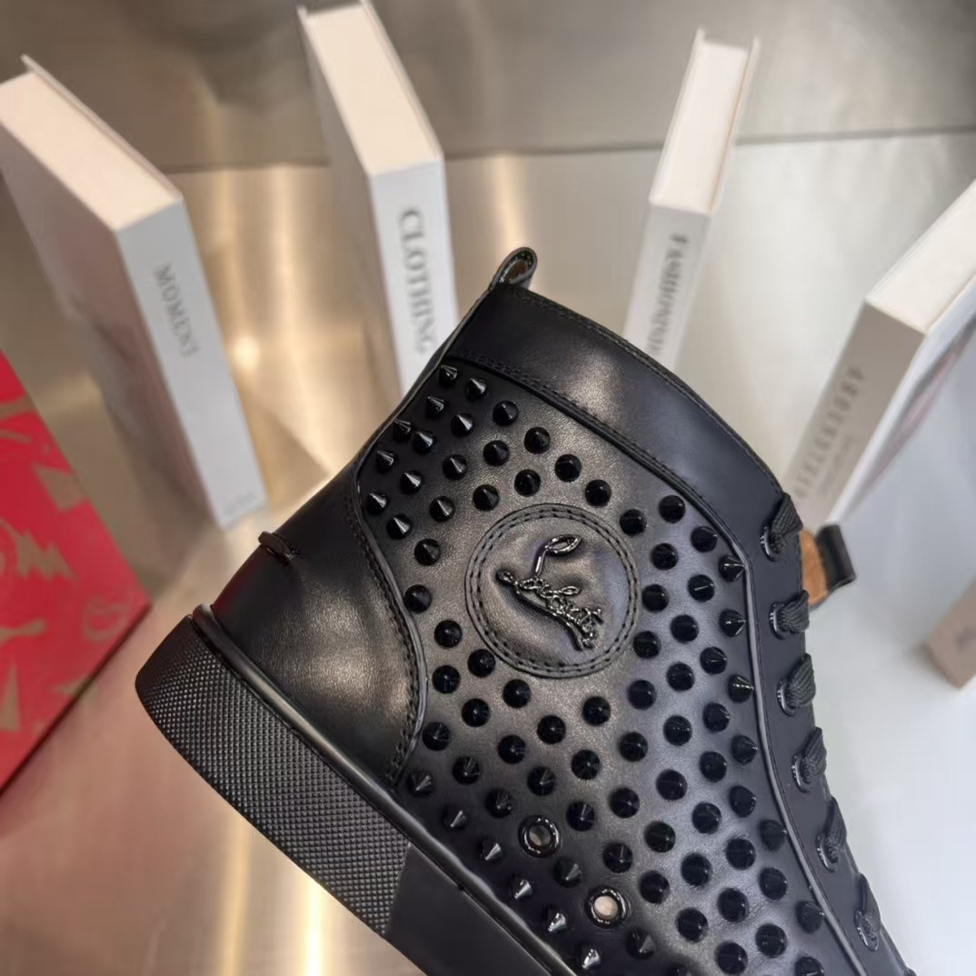 ua Ch**an louboutin l0*is strass sneakers