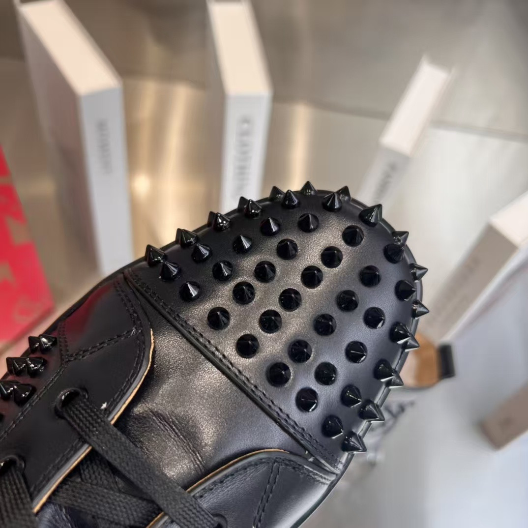 ua Ch**an louboutin l0*is strass sneakers
