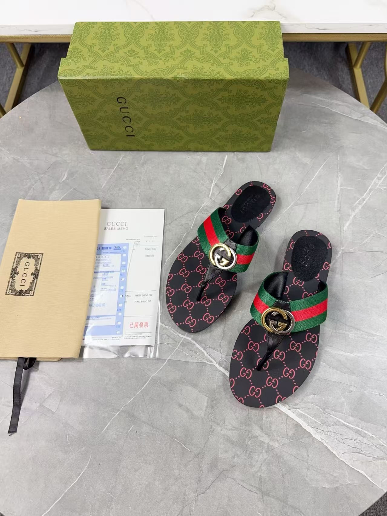 ua G*u*i sandal