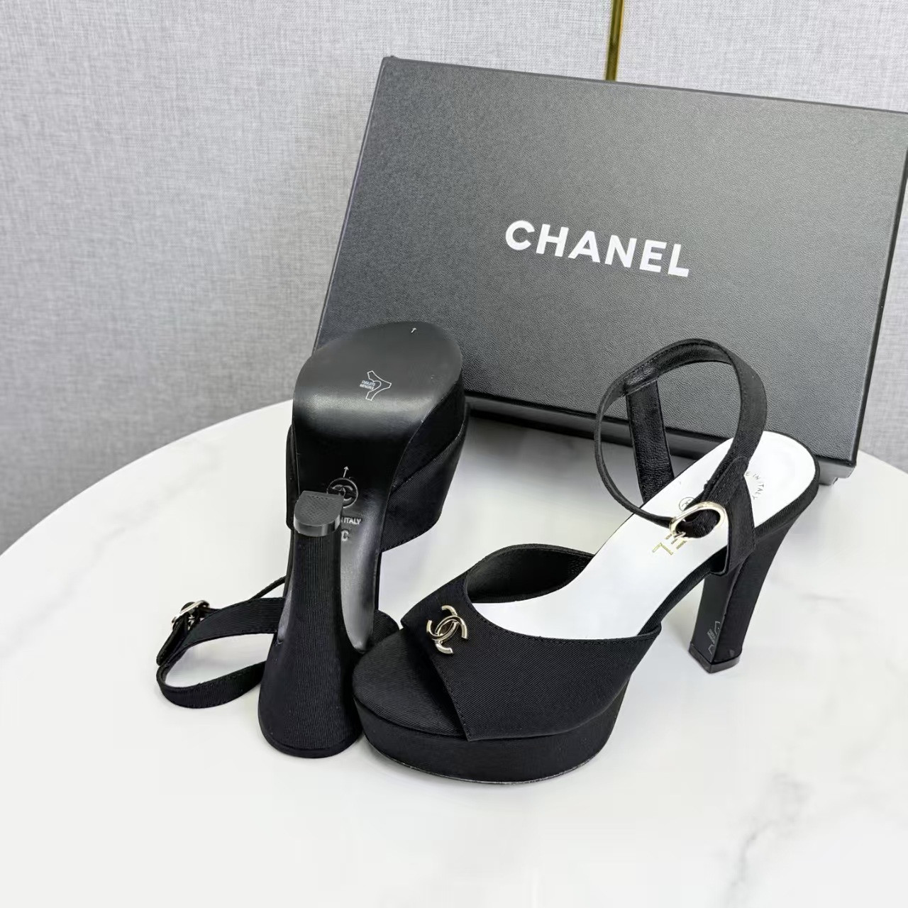 ua Ch*el sandals 11cm heel