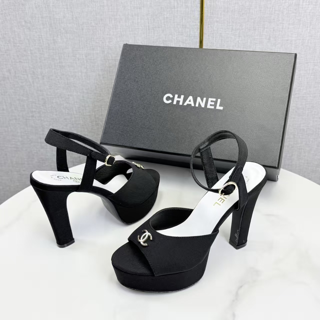 ua Ch*el sandals 11cm heel