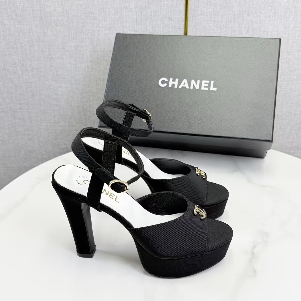 ua Ch*el sandals 11cm heel