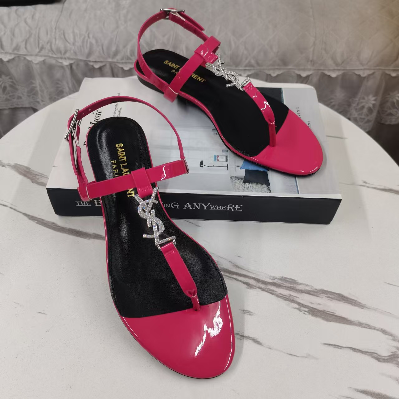 ua Y*L sandal