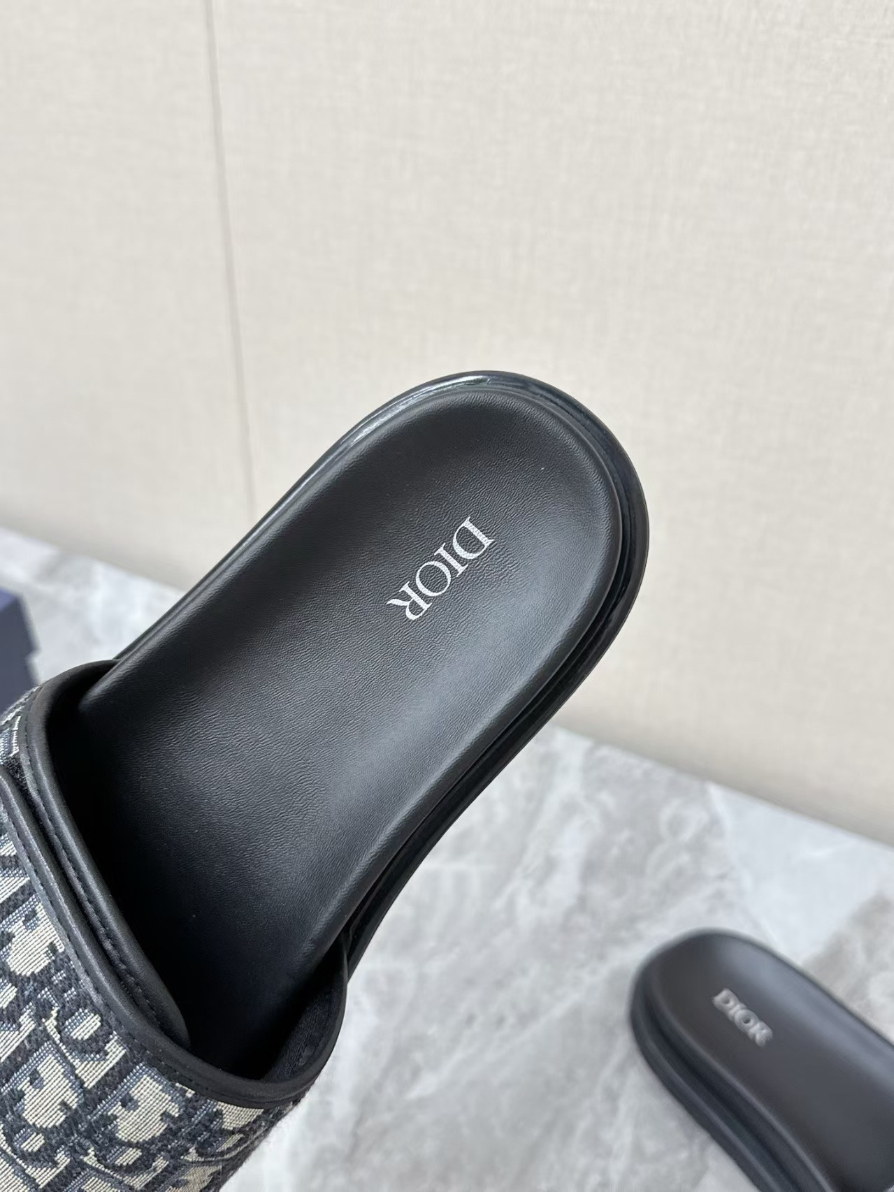 ua D*or aqua sandal