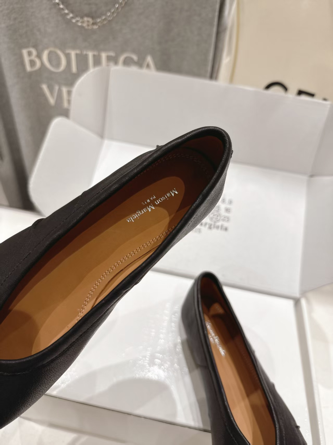 ua ma*s*n Ma*i*la tabi new ballerina