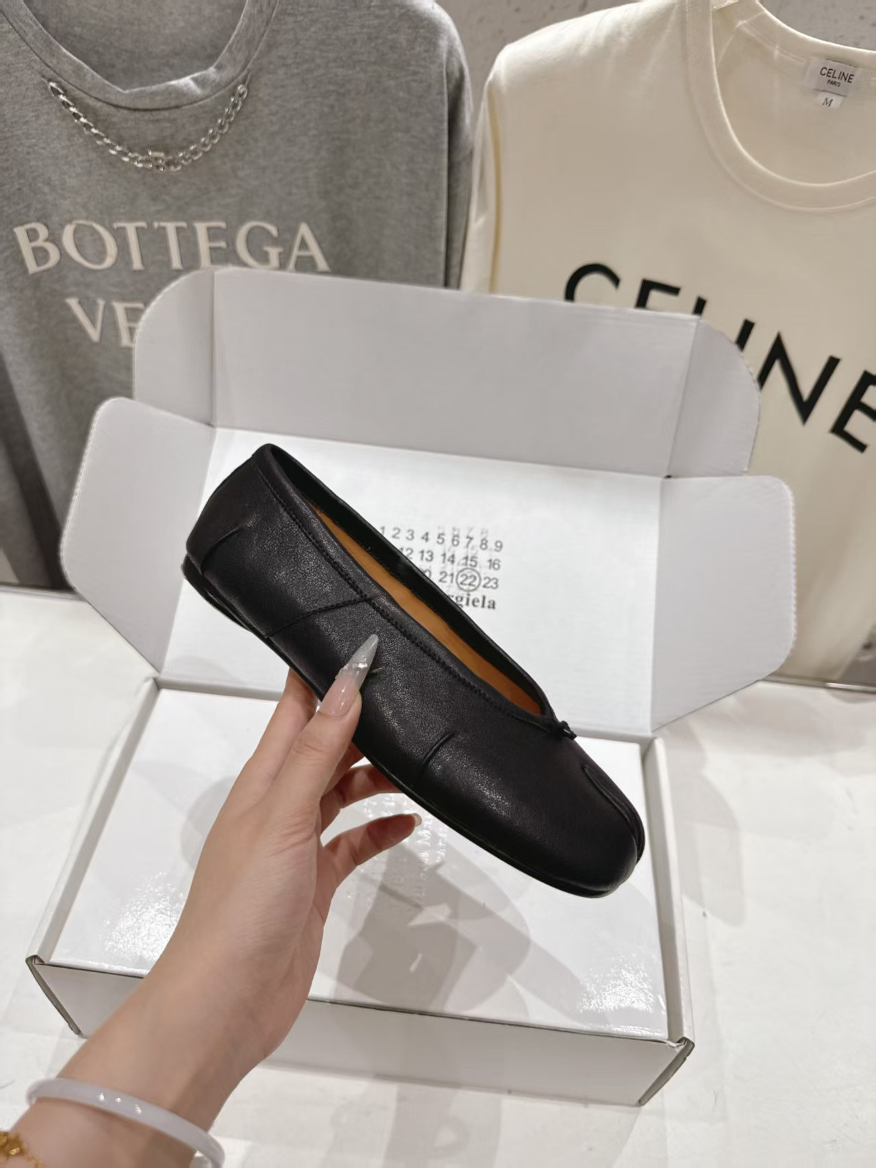 ua ma*s*n Ma*i*la tabi new ballerina