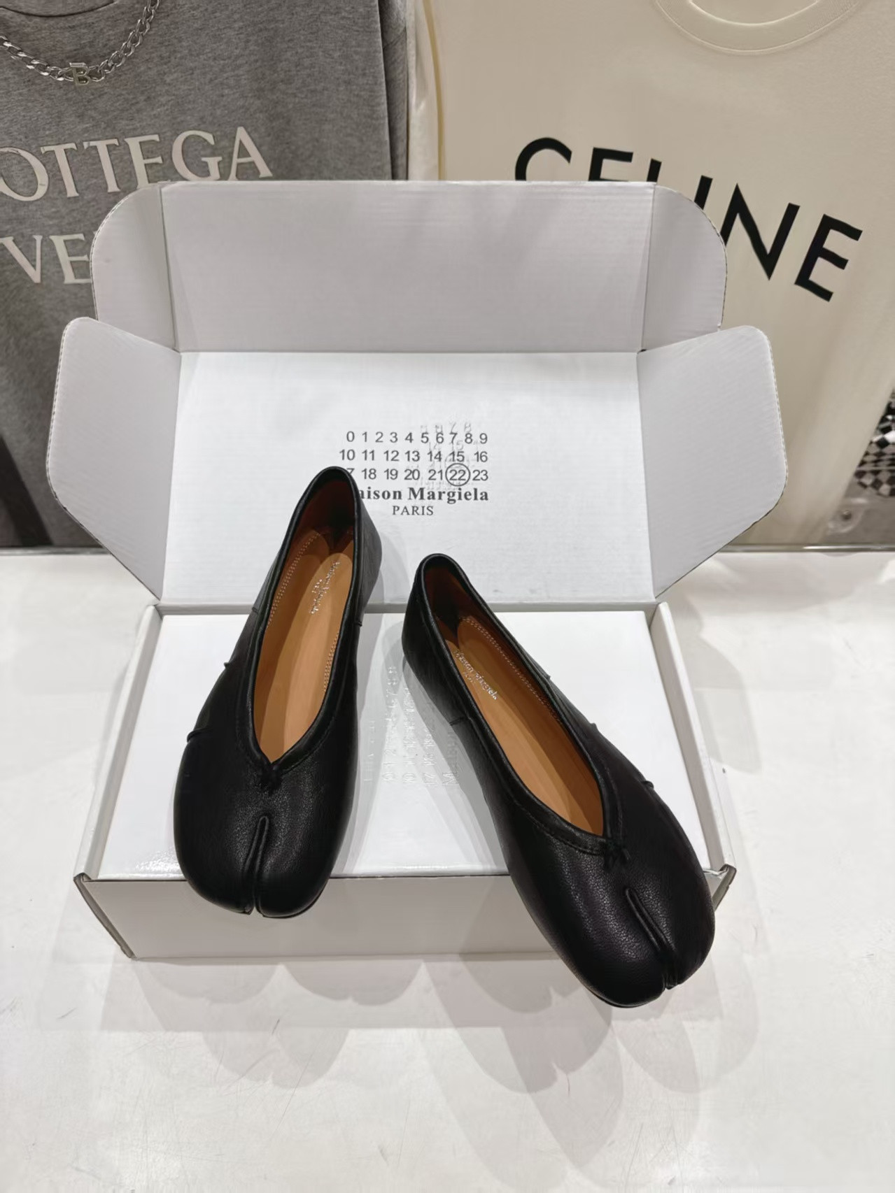 ua ma*s*n Ma*i*la tabi new ballerina