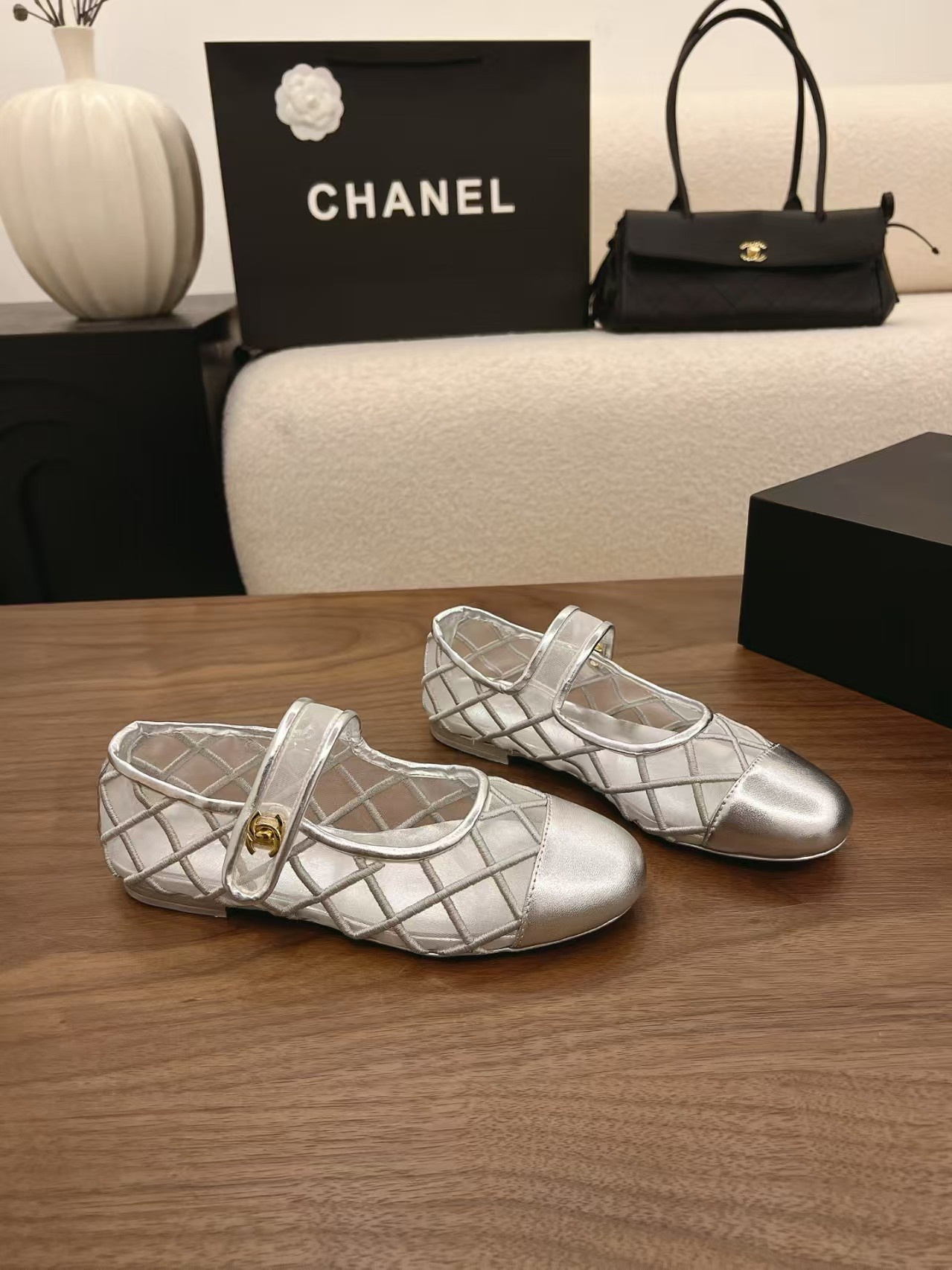 ua Ch*el mary jane ballet flats