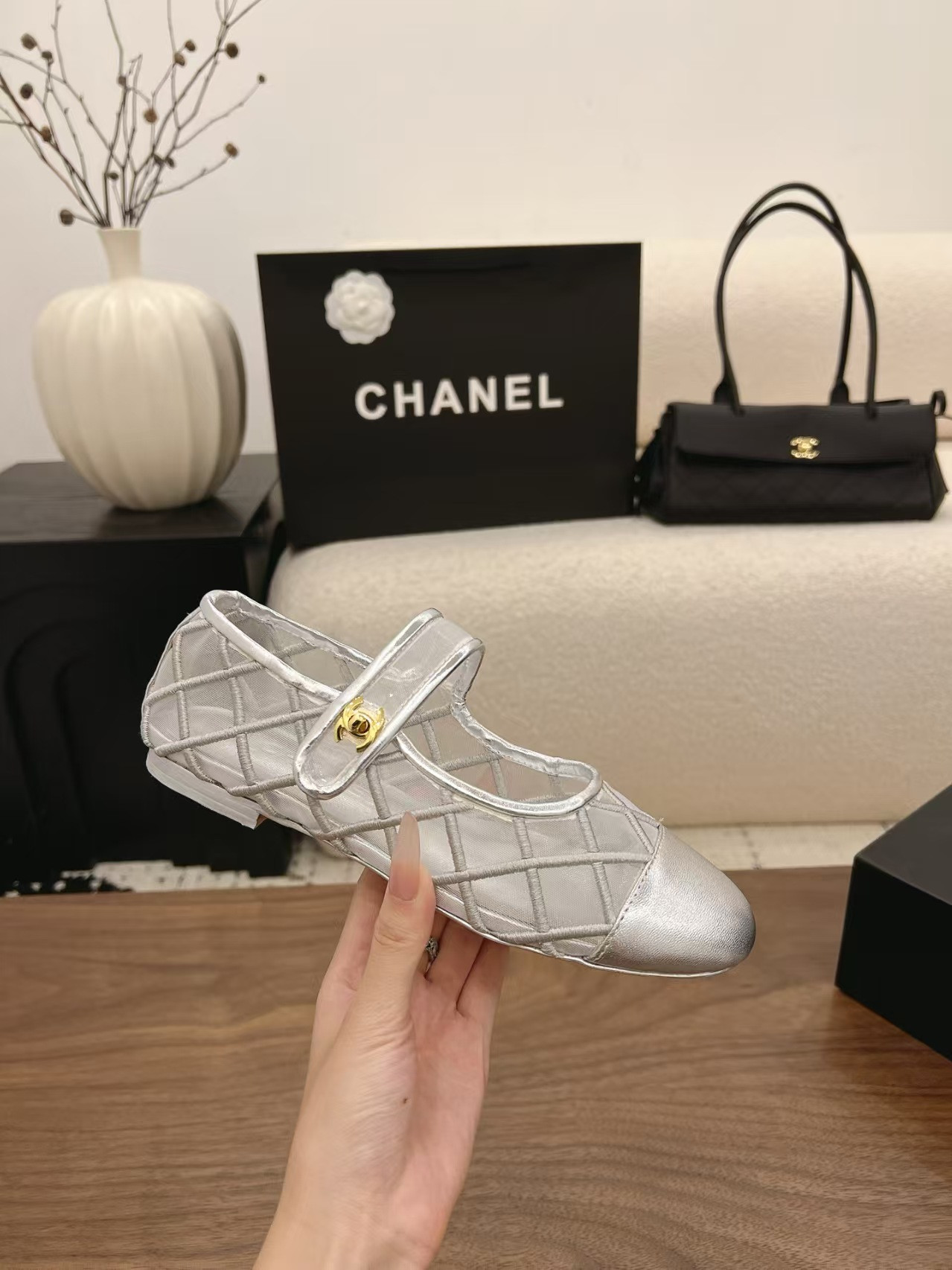 ua Ch*el mary jane ballet flats
