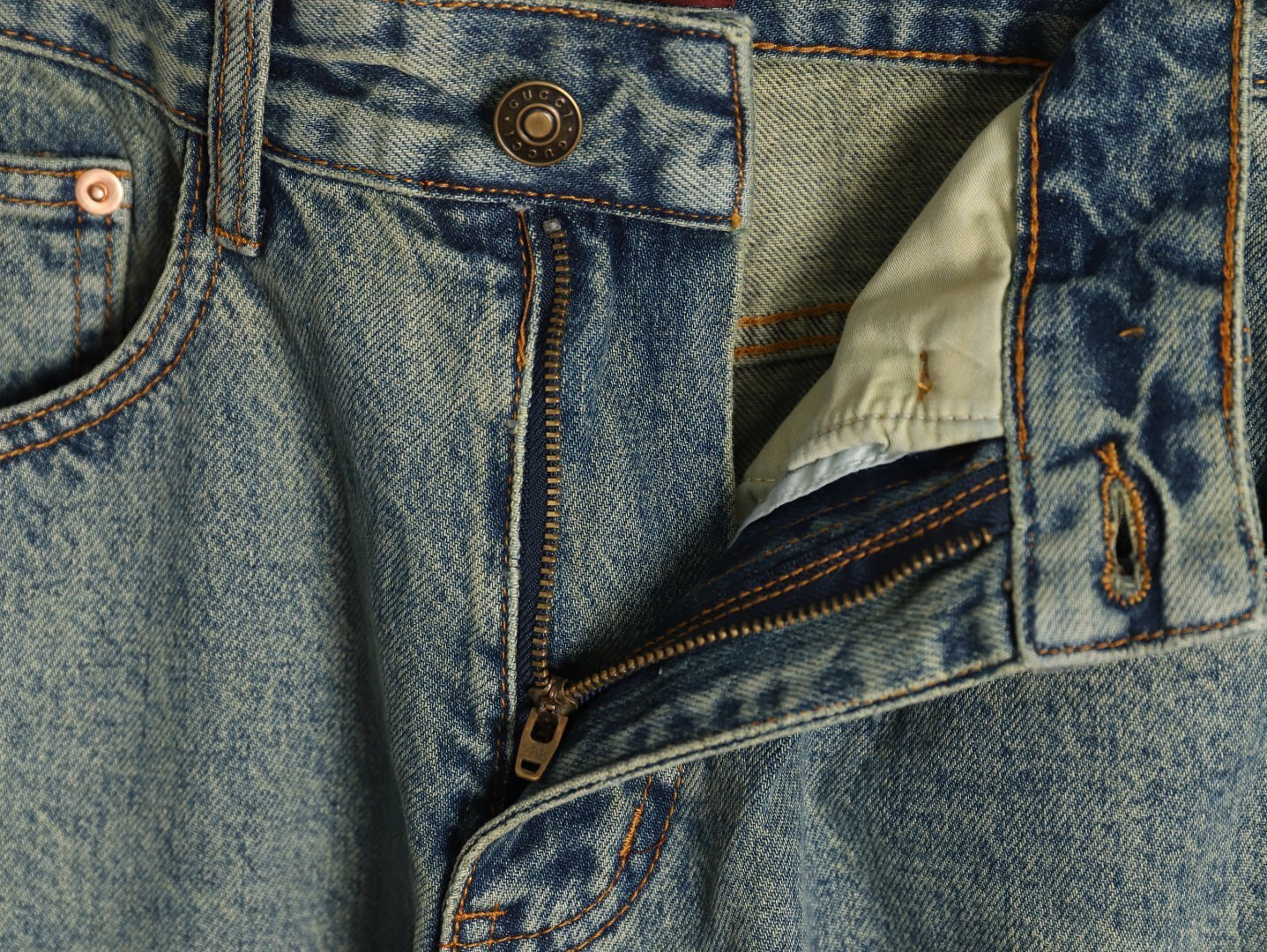 G*u*i 25ss jeans