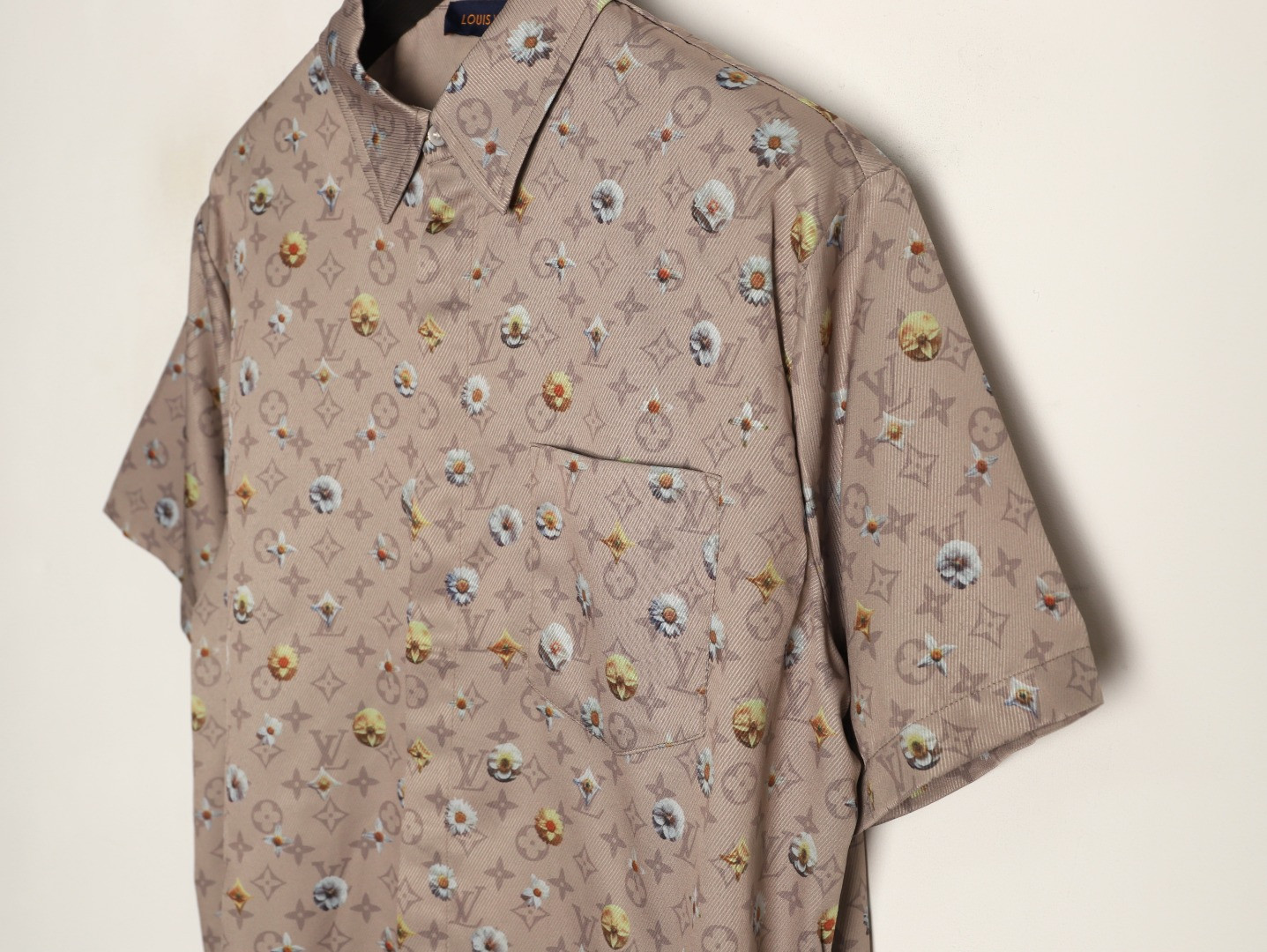l0*is V*t0n 26ss short-sleeved shirts suit