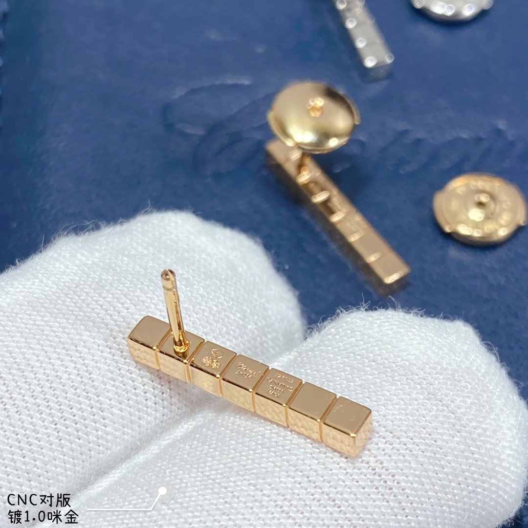 Ch0pard full di*m*nd bar earrings