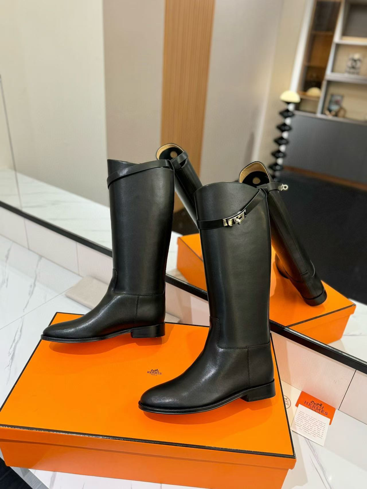 ua H**mes jumping boots