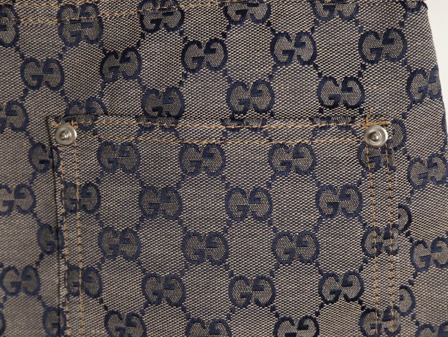 G*u*i 26ss shorts suit