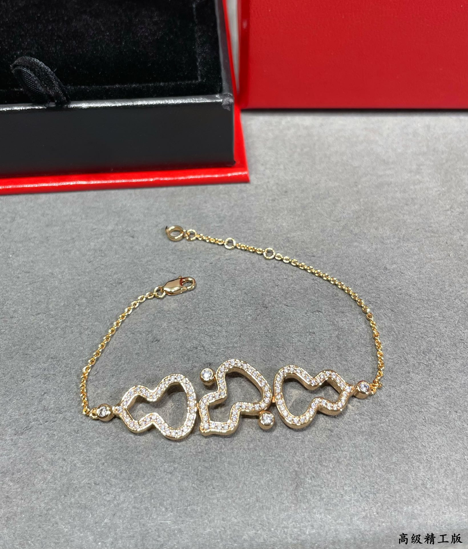 Qee1in triple gourd full di*m*nd bracelet