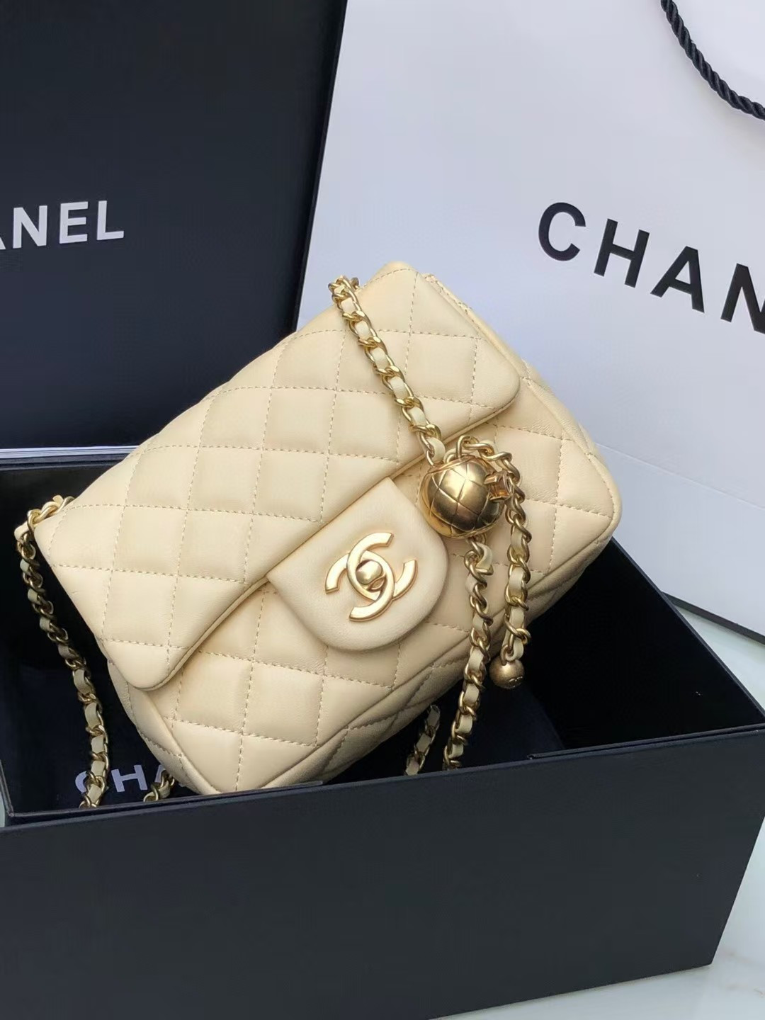 Ch*el mini flap 13.5 × 17 × 8 cm