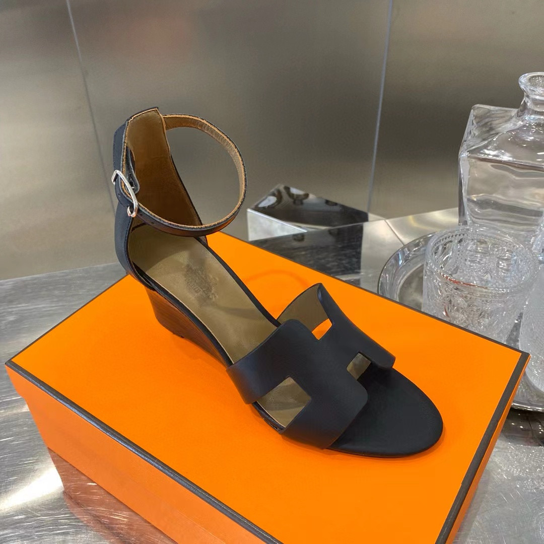 ua H**mes legend sandal
