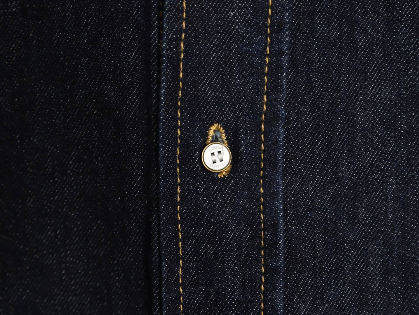 l0*is V*t0n 26ss shirt coats