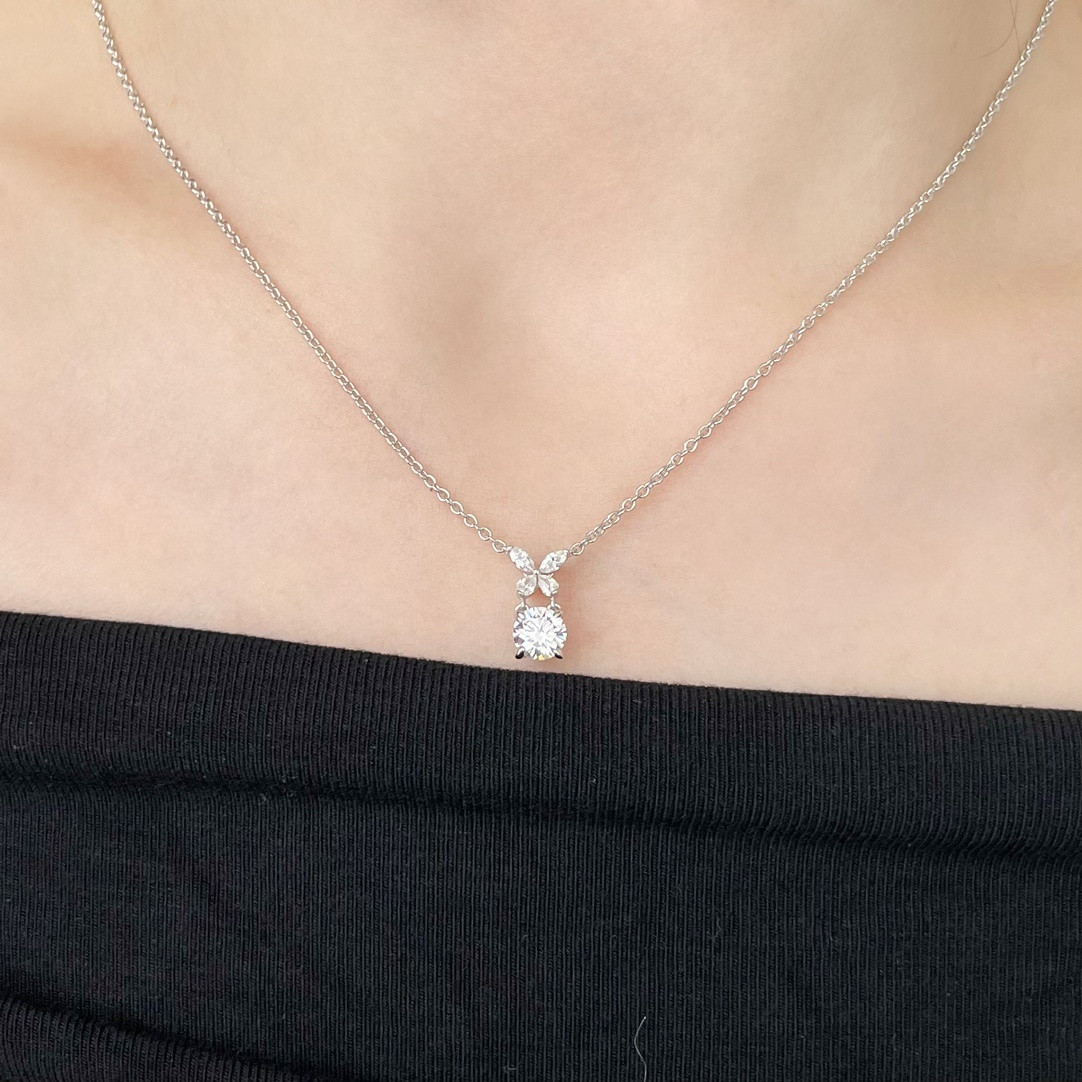 Gr*ff di*m*nd necklace
