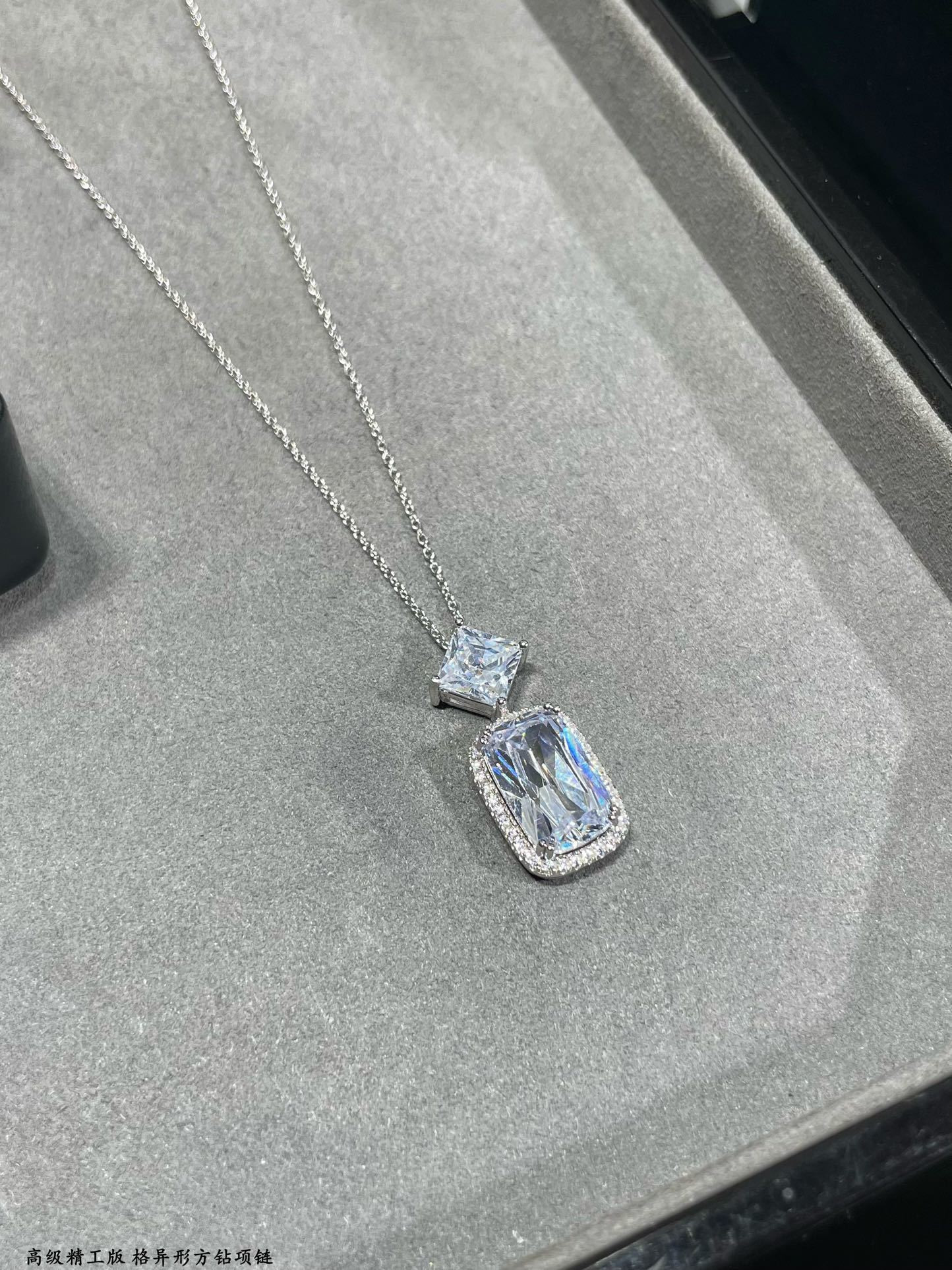 Gr*ff square di*m*nd necklace ag925