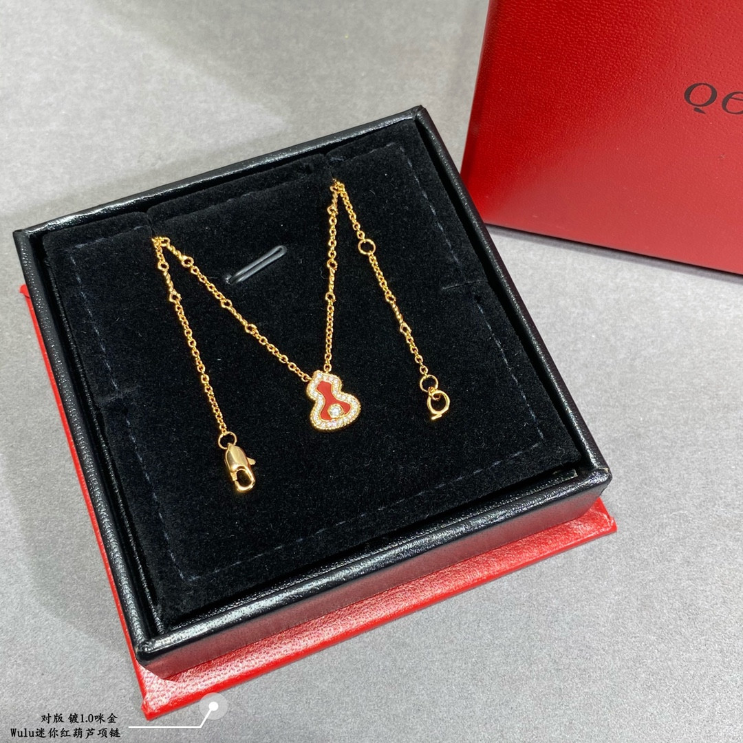 Qee1in mini di*m*nd red gourd necklace
